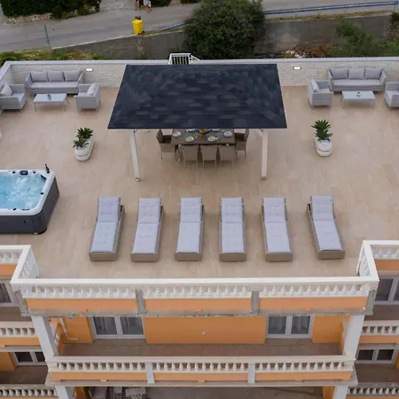 1 Bedroom Lovely In Rab Barbat Apartman