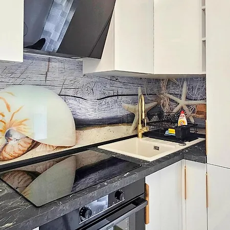 1 Bedroom Lovely In Rab Barbat Apartman *